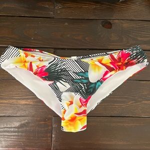 Cupshe Cheeky Bikini bottom